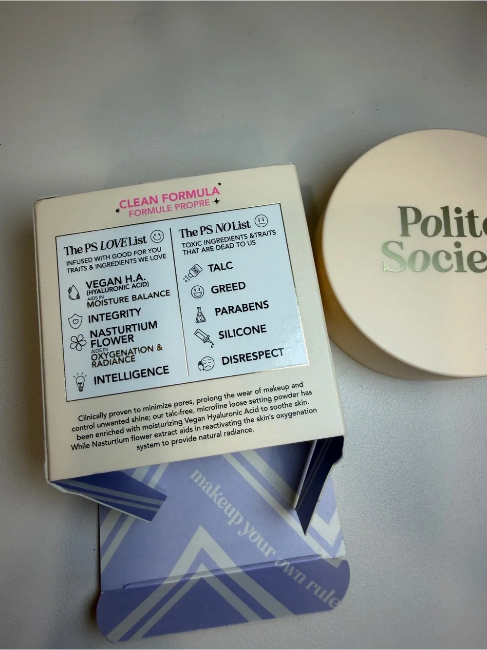 Polite Society More Than a Pretty Powder 0.3oz Universal translucent set&blur